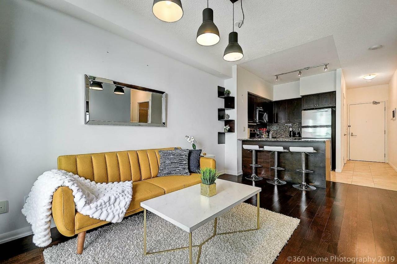 30 Off Lake View Property Heart Of Downtown Toronto Exterior photo