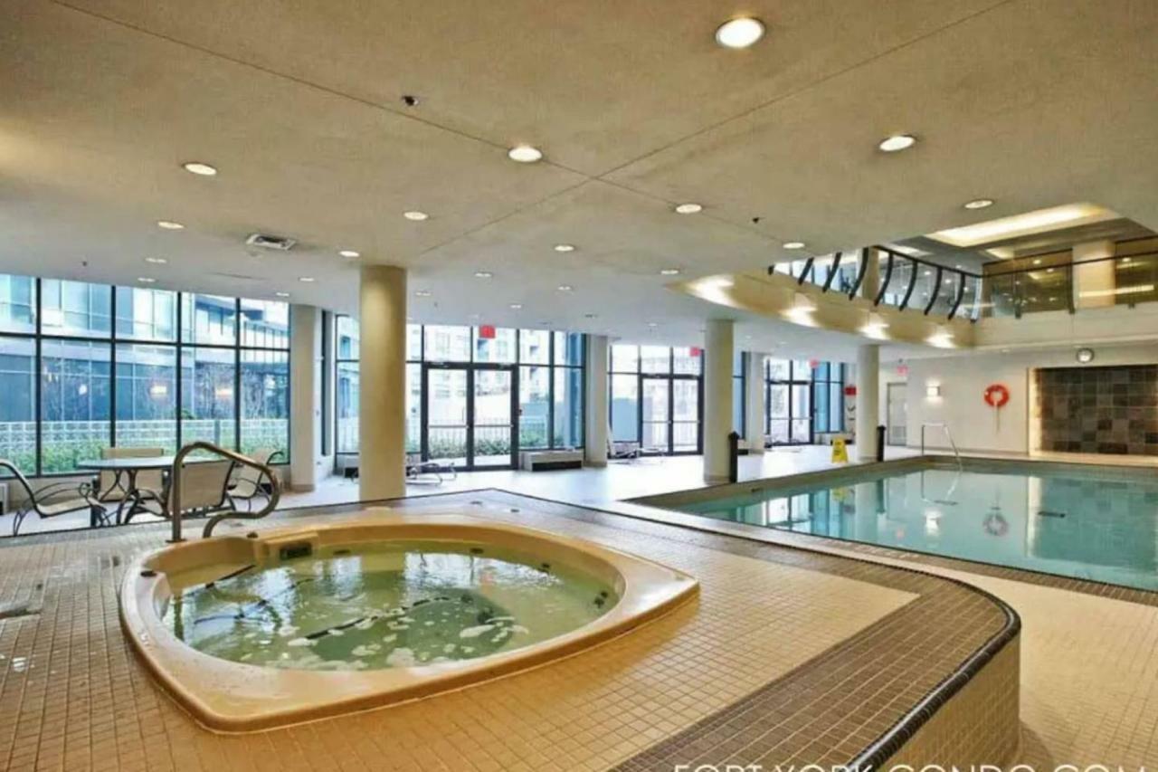 30 Off Lake View Property Heart Of Downtown Toronto Exterior photo
