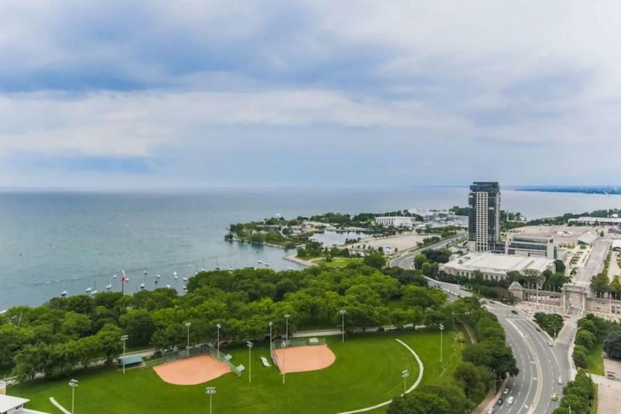 30 Off Lake View Property Heart Of Downtown Toronto Exterior photo