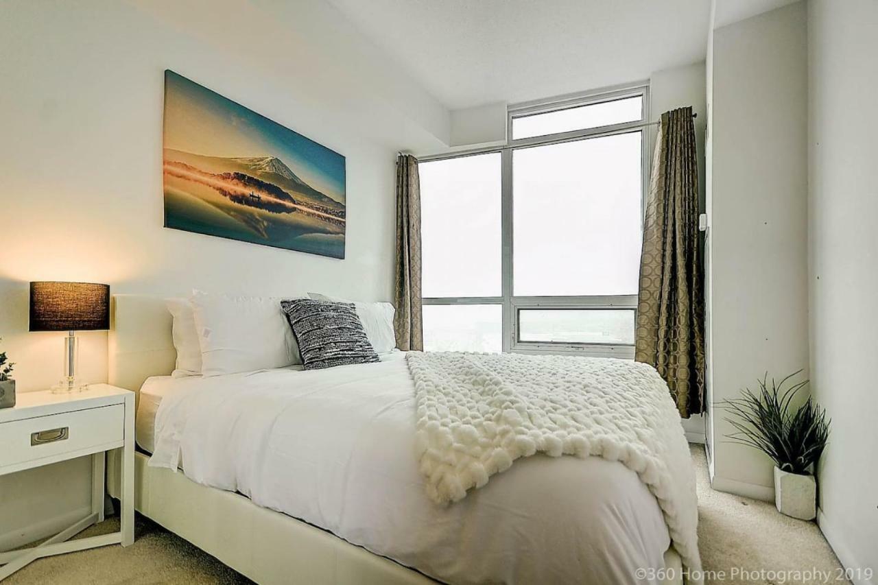 30 Off Lake View Property Heart Of Downtown Toronto Exterior photo